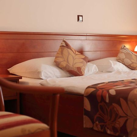 Dorijini Dvori Bed and Breakfast Baška Voda Kamer foto