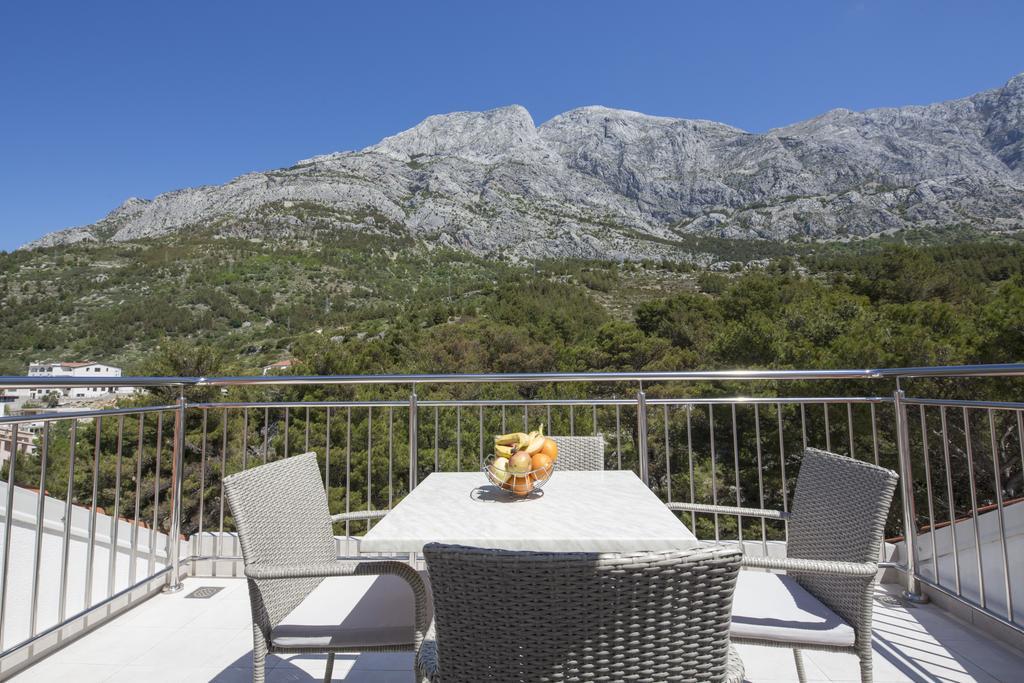 Dorijini Dvori Bed and Breakfast Baška Voda Buitenkant foto