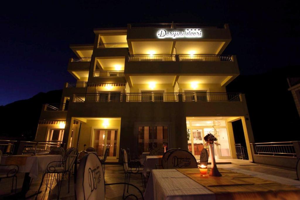 Dorijini Dvori Bed and Breakfast Baška Voda Buitenkant foto