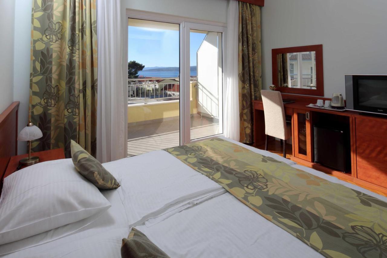 Dorijini Dvori Bed and Breakfast Baška Voda Buitenkant foto